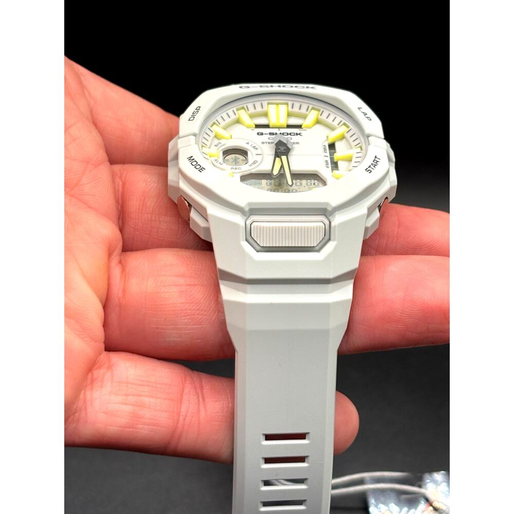 Casio G-Shock MOVE GBA-950-7A Bluetooth Step Tracker White unisex Watch NIBWT - Picture 5 of 17